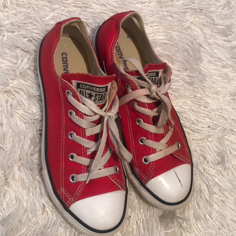 Red converse - Picture 2 of 6